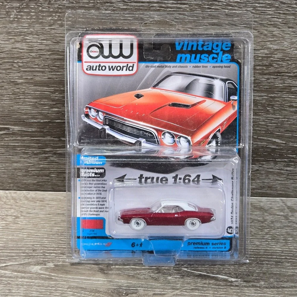 Auto World Ultra Red 74 Dodge Challenger Rallye 1:64 Diecast Chase Car 382B Rare